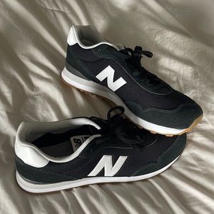 Black new balance shoes.
